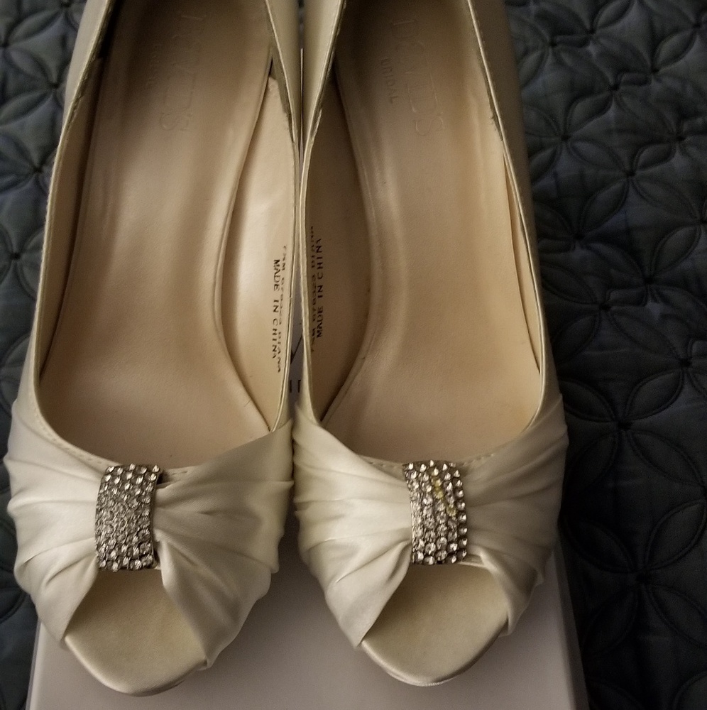 Shoes - Picture 2 of 4
